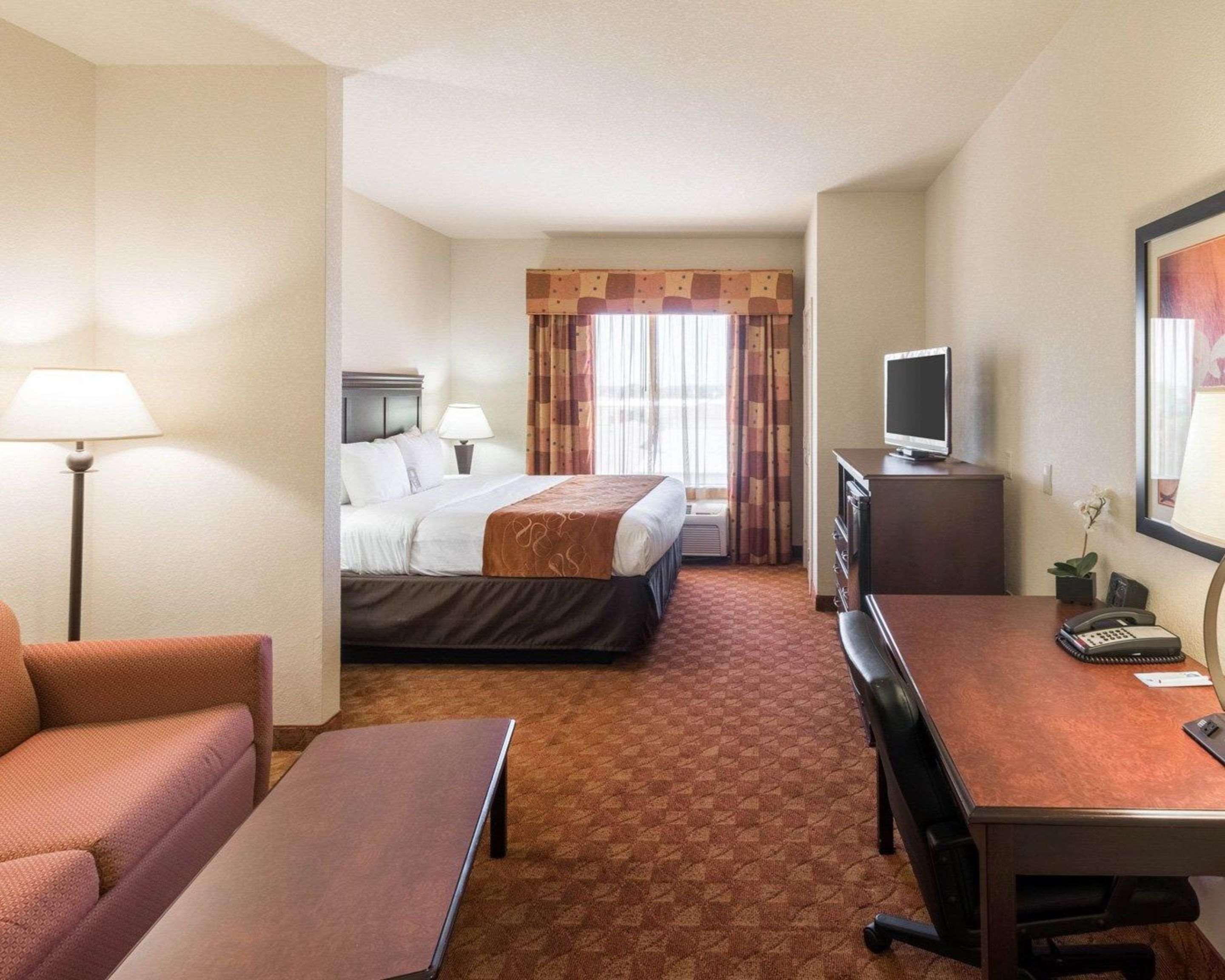 Comfort Suites Гранбъри Екстериор снимка