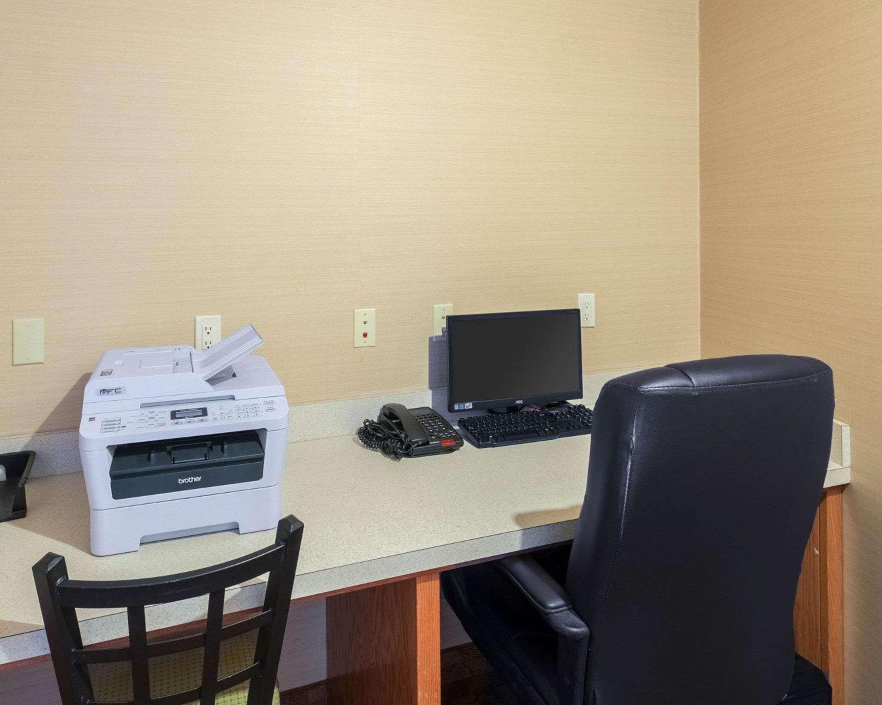 Comfort Suites Гранбъри Екстериор снимка