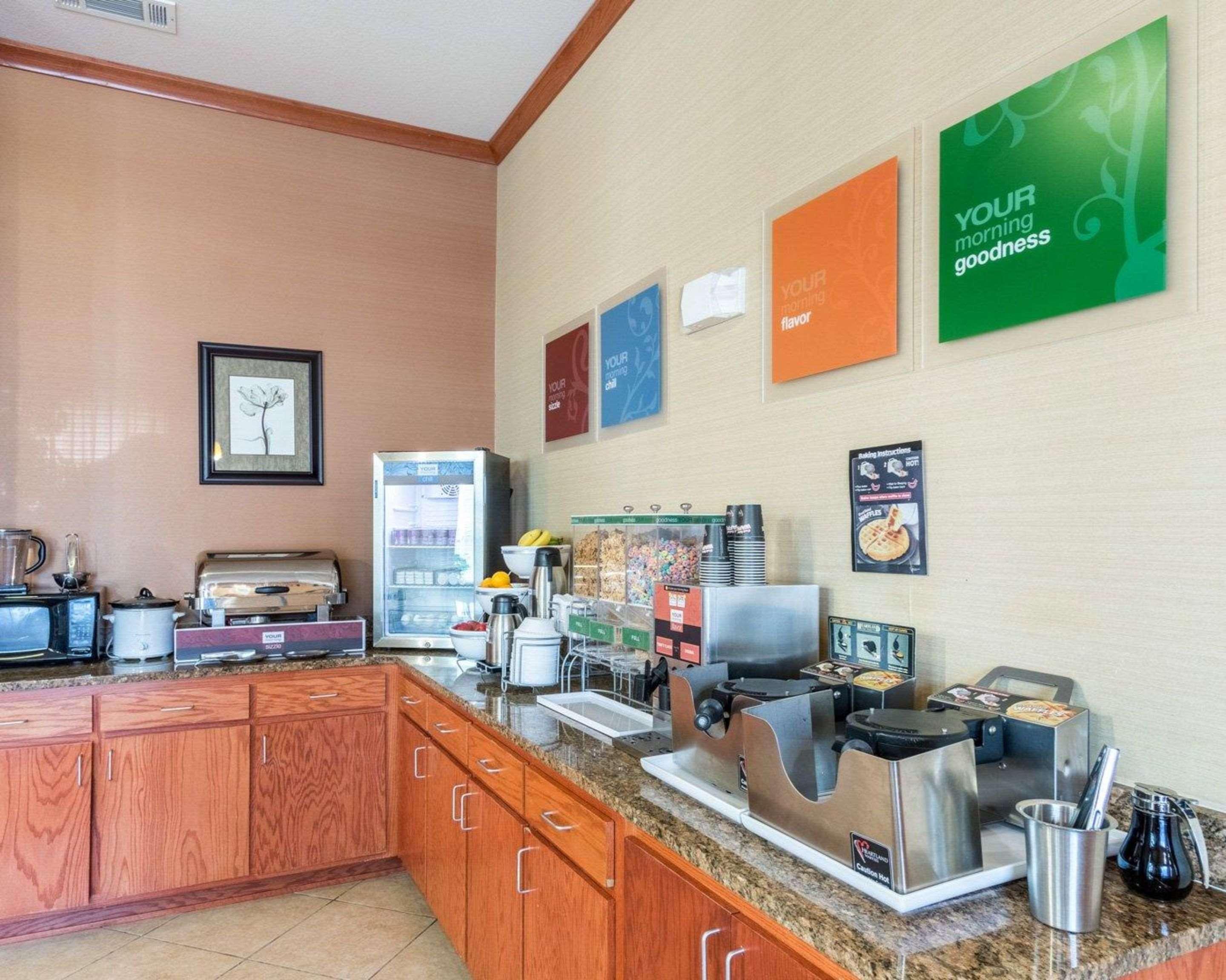 Comfort Suites Гранбъри Екстериор снимка
