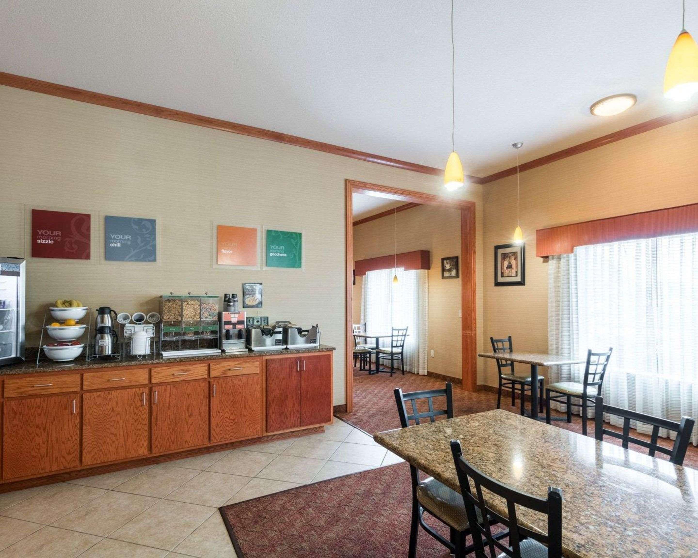Comfort Suites Гранбъри Екстериор снимка
