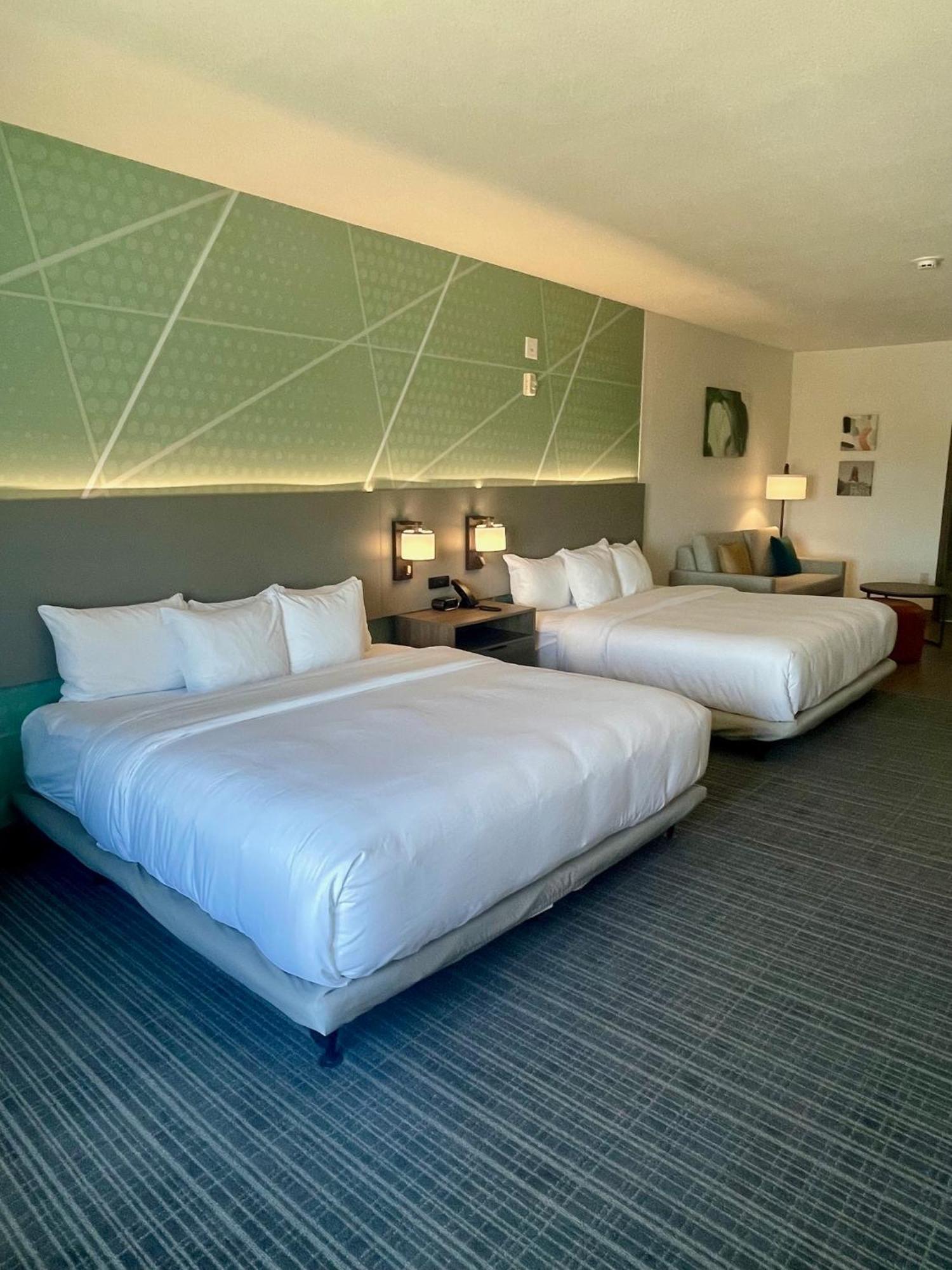 Comfort Suites Гранбъри Екстериор снимка
