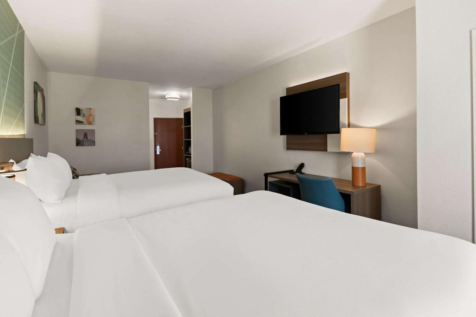 Comfort Suites Гранбъри Екстериор снимка