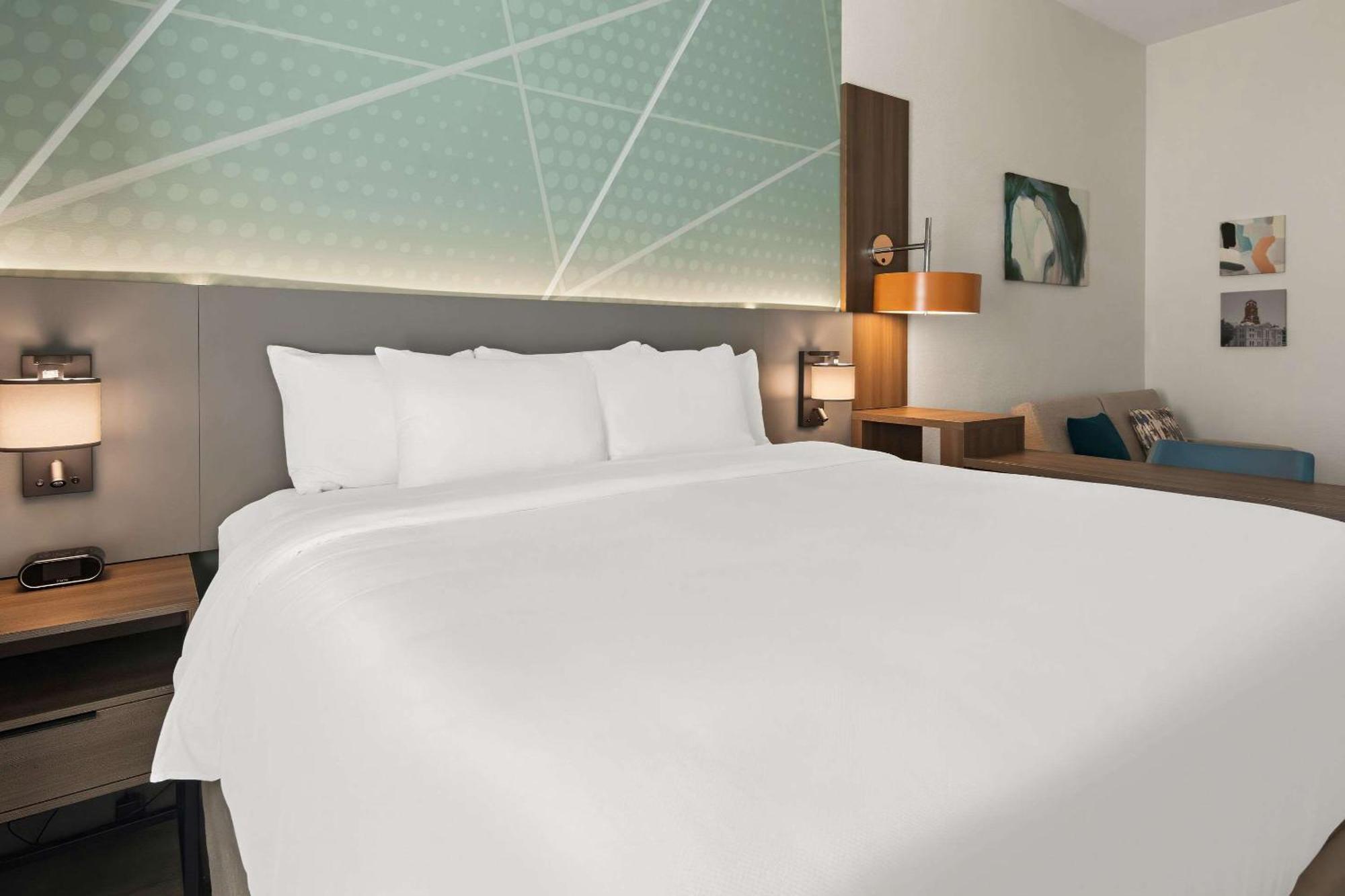Comfort Suites Гранбъри Екстериор снимка