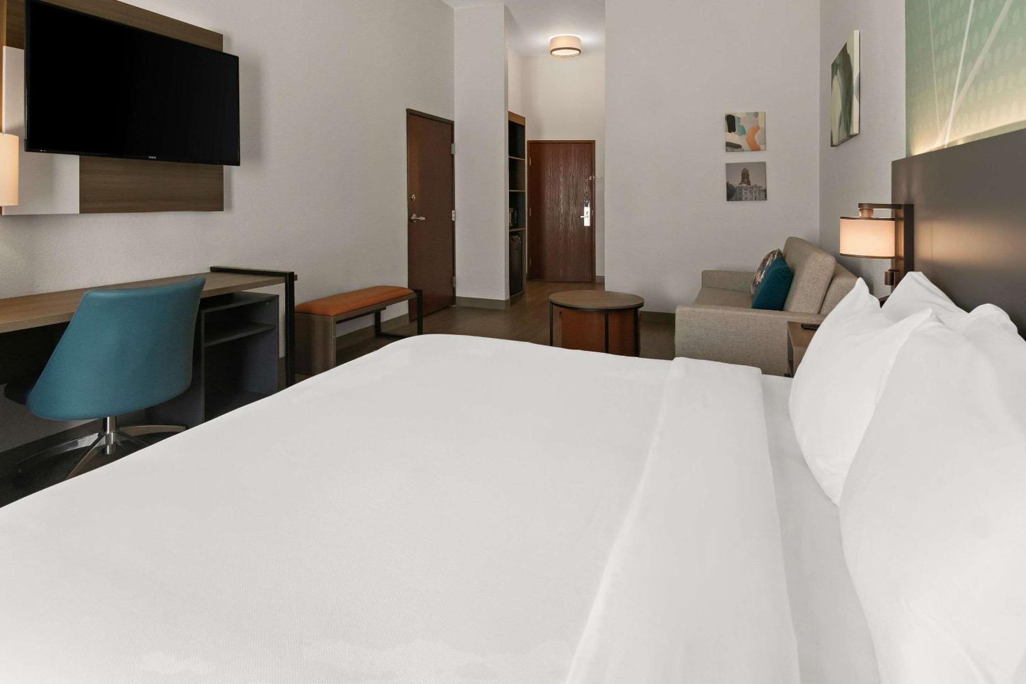 Comfort Suites Гранбъри Екстериор снимка
