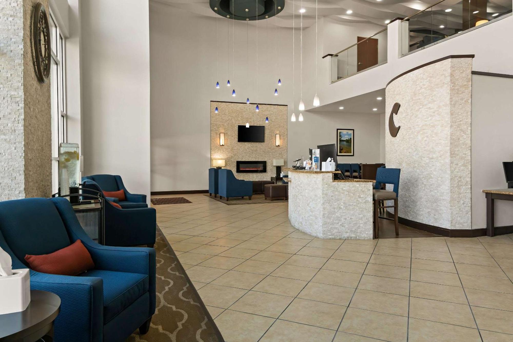 Comfort Suites Гранбъри Екстериор снимка