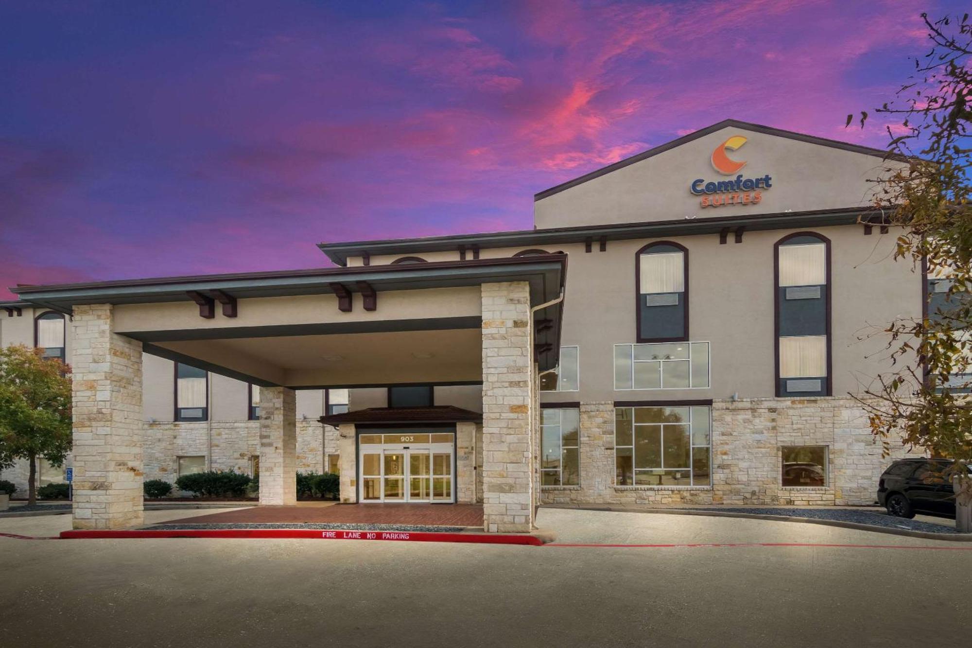 Comfort Suites Гранбъри Екстериор снимка